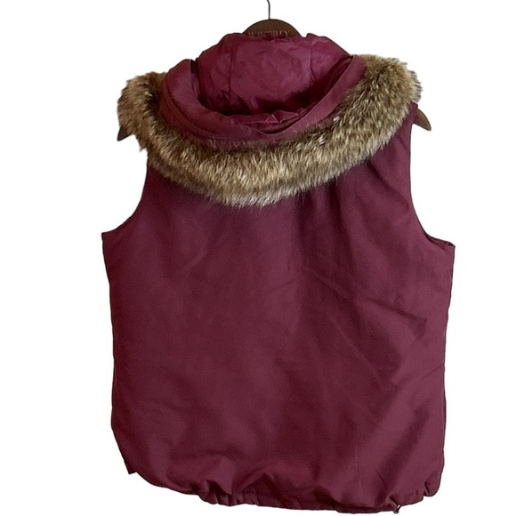 Cabela's Women's Faux Fur Goose Down Zip Front Vest Burgundy Size Small - Picture 3 of 7